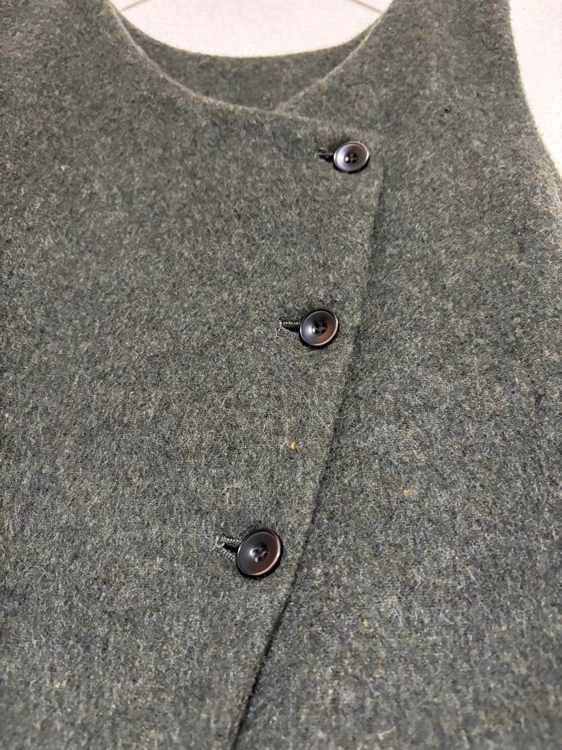 【未使用】tumugu（ツムグ）ウールシャギー 2wayベスト カーキ