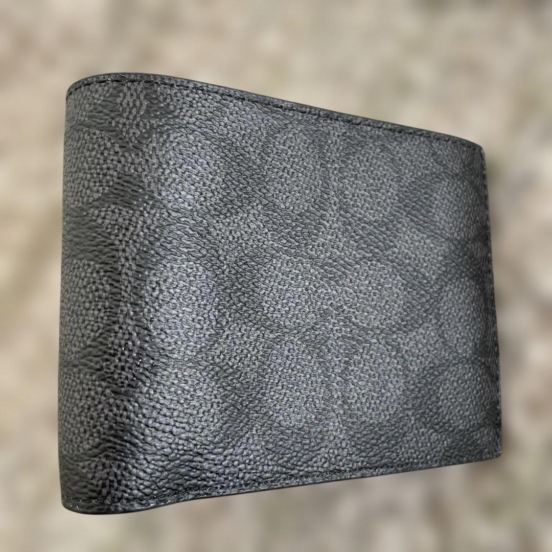 新品未使用　49,500円　COACH 二つ折り財布