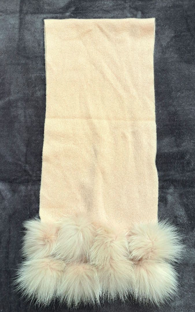 フォクシー　カシミア100%マフラー　フオックス付き　淡いピンクのファー付き