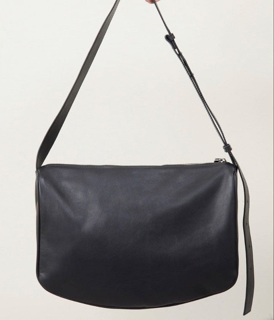 スワローマチショルダーバッグ《本革/軽量》　イアパピヨネ