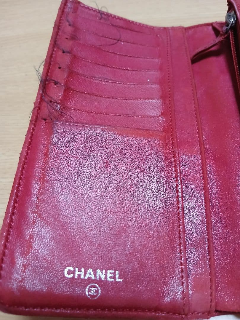 CHANEL 二つ折り財布 赤