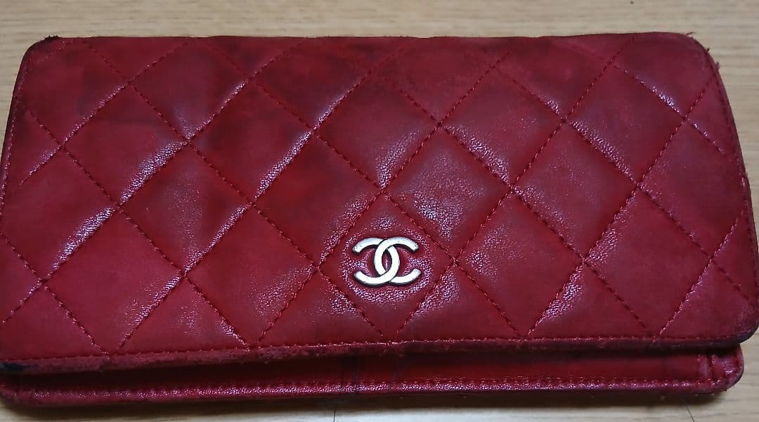 CHANEL 二つ折り財布 赤