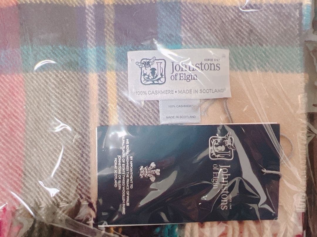 Johnstons of Elgin カシミヤチェックストール