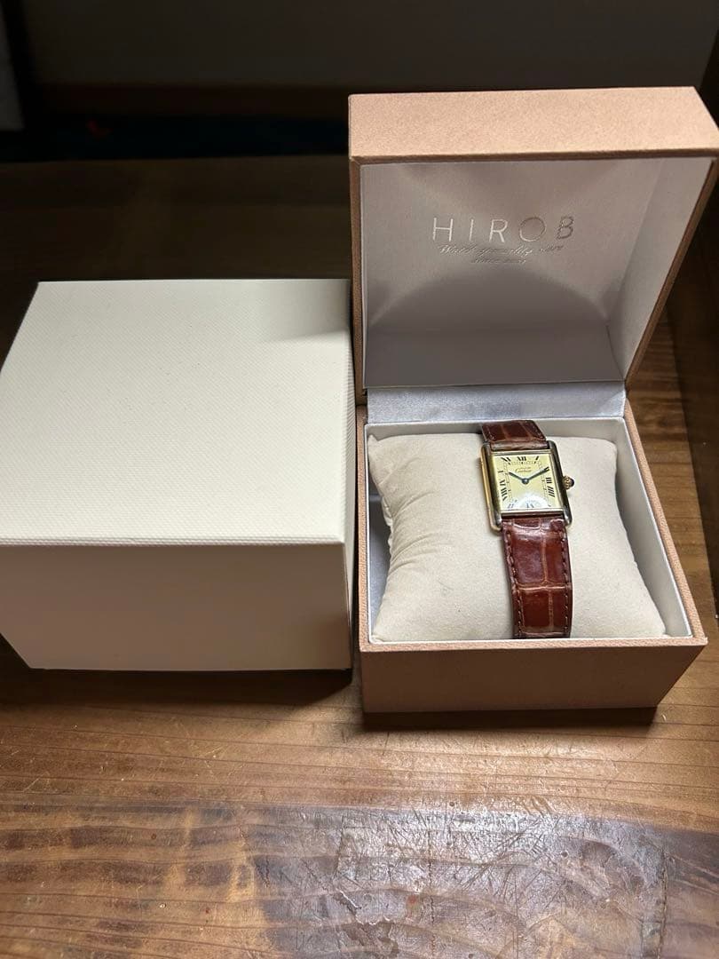 Cartier タンク　アナログ腕時計