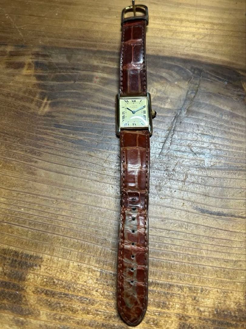 Cartier タンク　アナログ腕時計