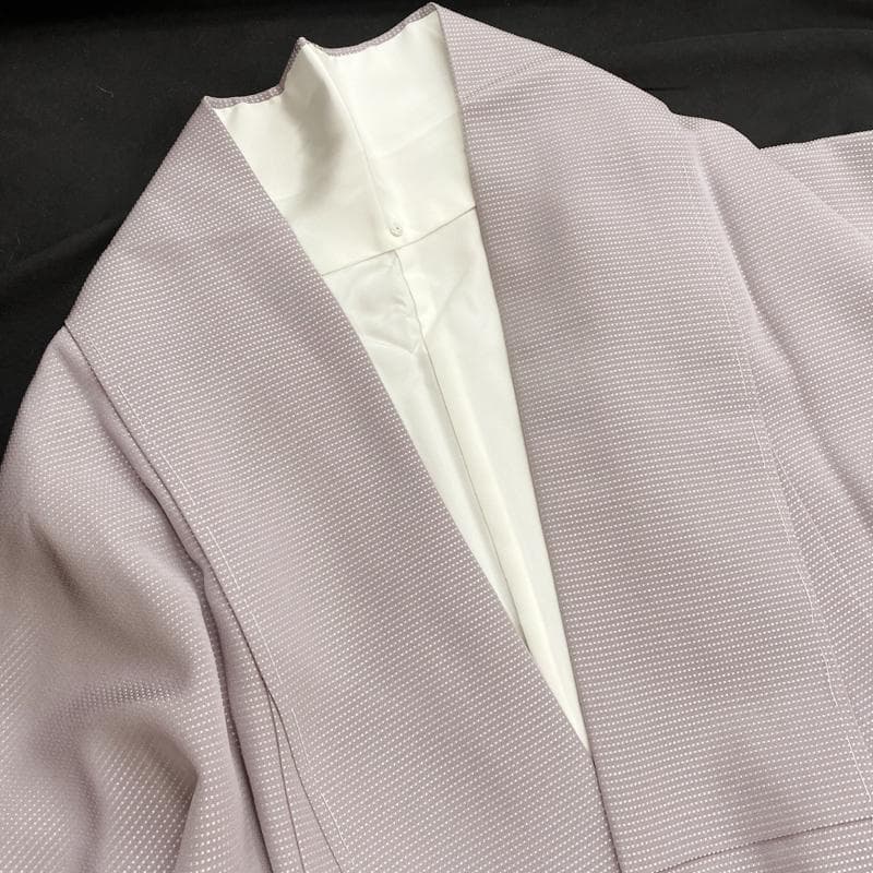 601mt70●御召 紋織 淡いラベンダー色 角通し柄 パールトーン●しつけ付