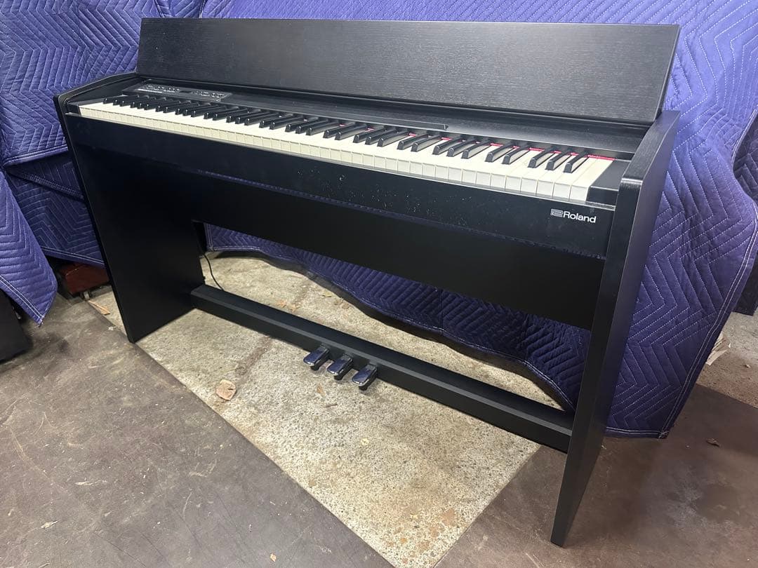 Roland F-140R 電子ピアノ