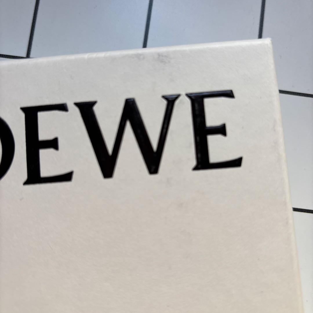 LOEWE オリーブグリーン 二つ折り財布