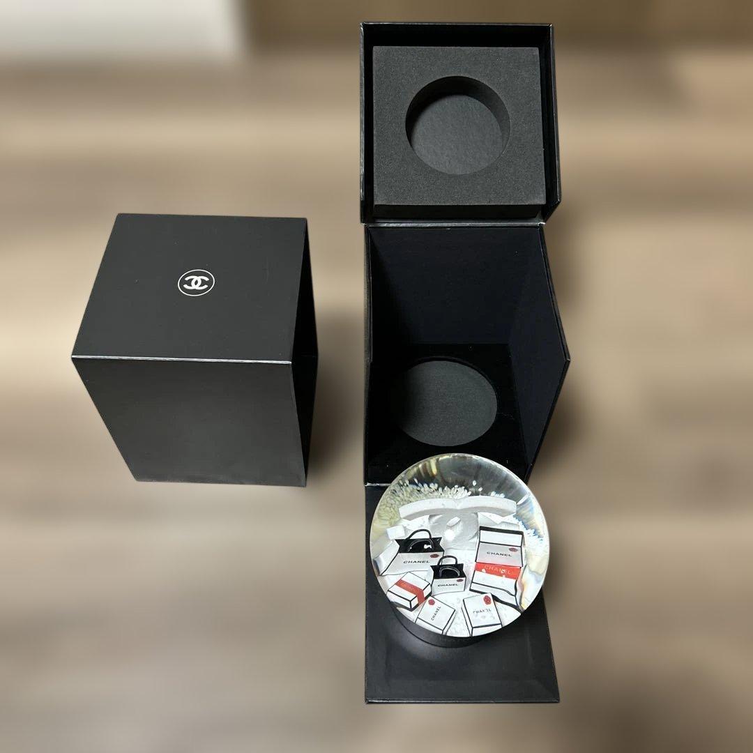 CHANEL スノードーム