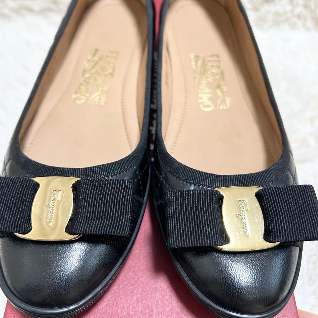 美品★Salvatore Ferragamo フェラガモ キルティング パンプス
