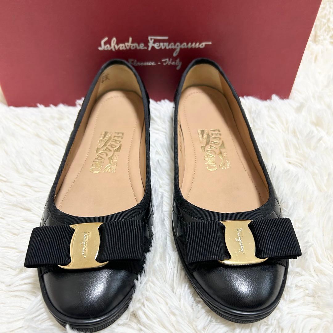 美品★Salvatore Ferragamo フェラガモ キルティング パンプス
