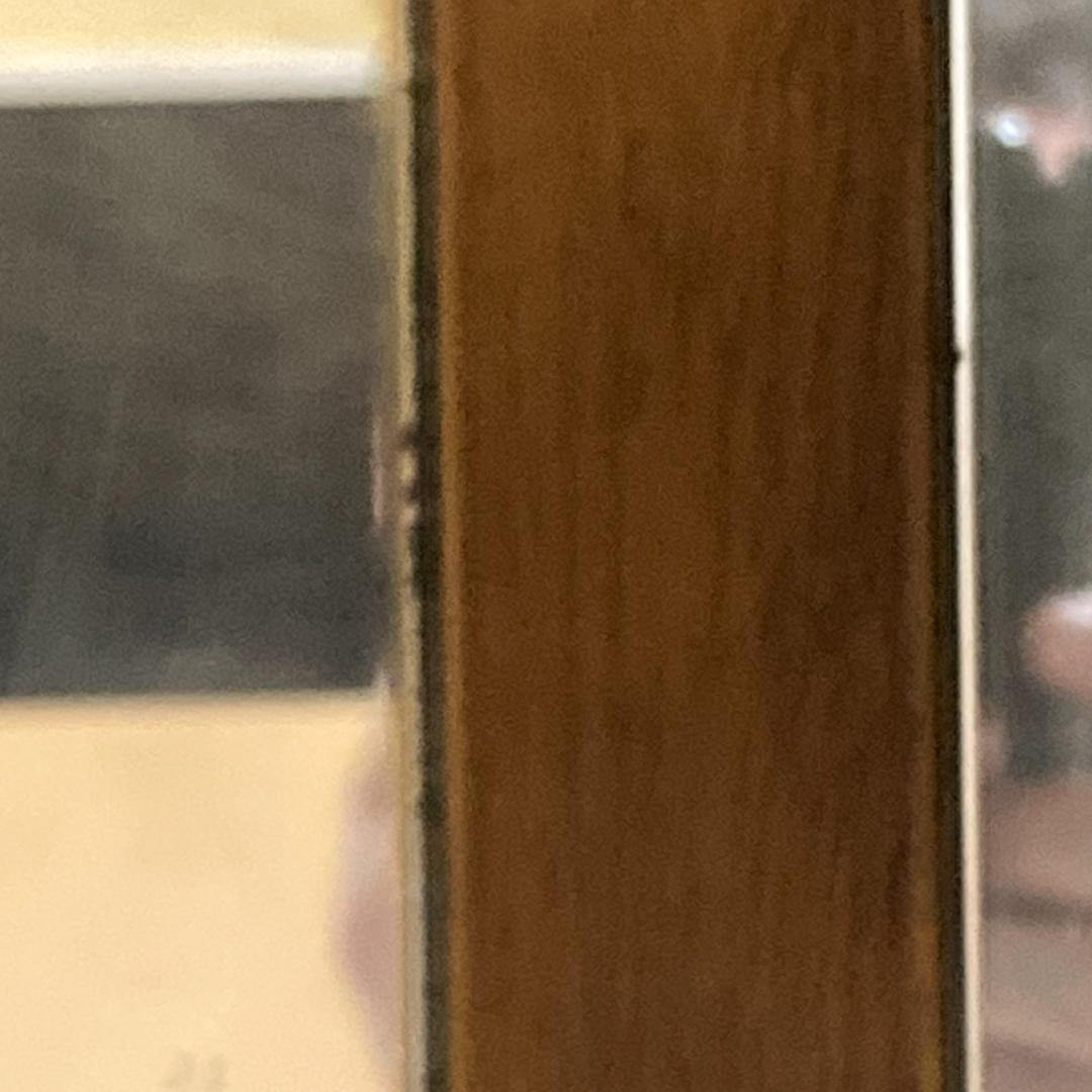 【カリモク】コロニアル　照明付き　飾り棚　コーナーキャビネット　キュリオケース