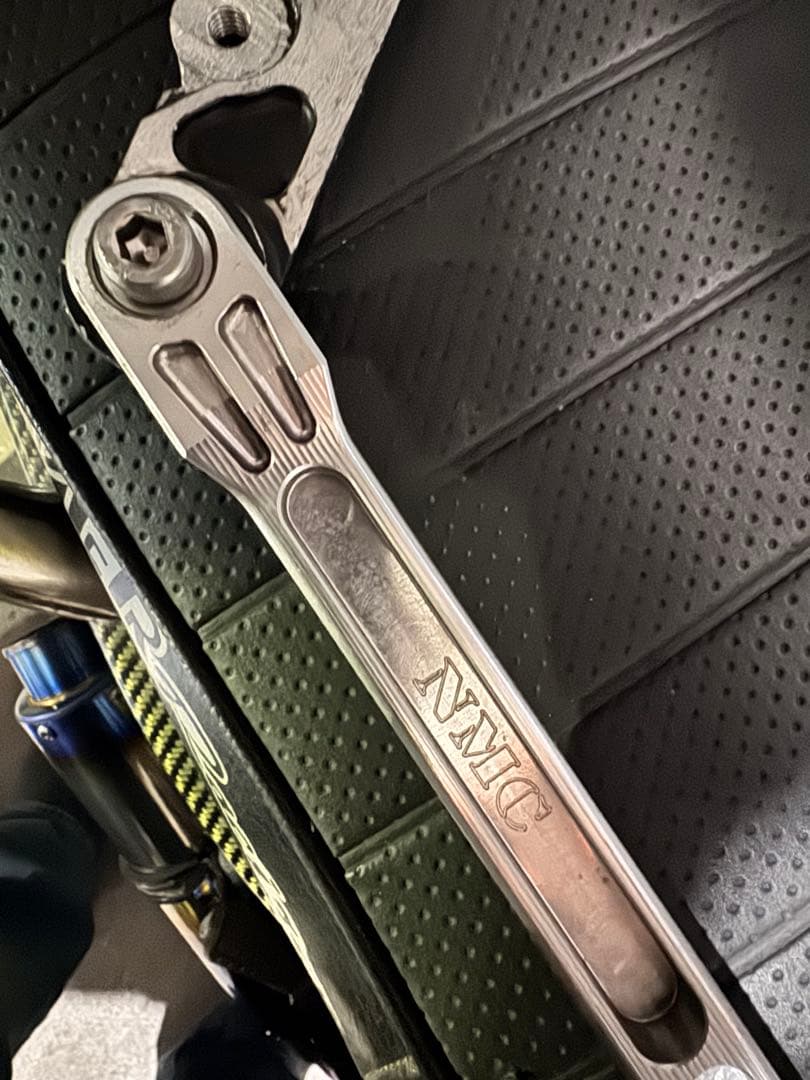 zrx1100 リアキャリパーサポート・トルクロッドのセット