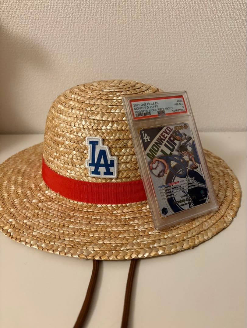 【PSA8/球場限定配布】LAドジャース/ワンピース麦わら帽子&ルフィカード