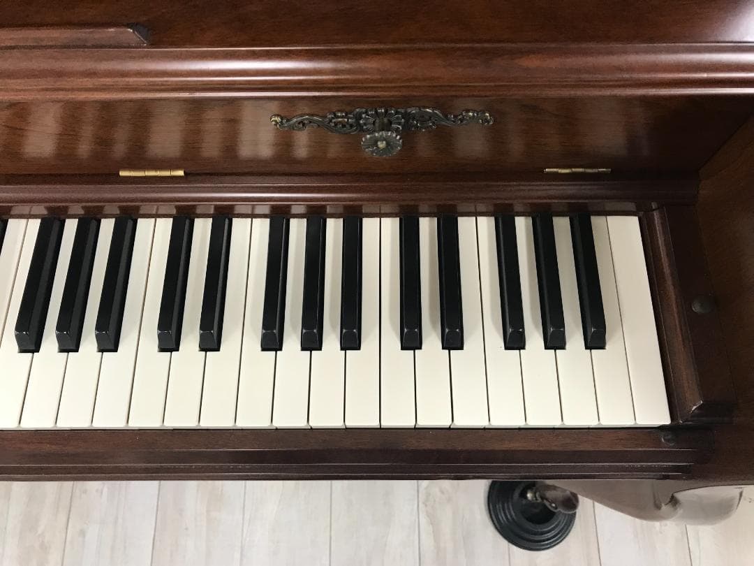 ★61414【アップライトピアノ】KAWAI　Ki65F