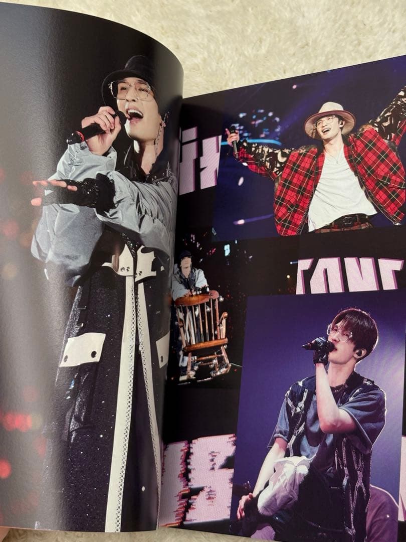 美品　SIXTONES LIVE DVD VVS 初回盤　フォトブック付