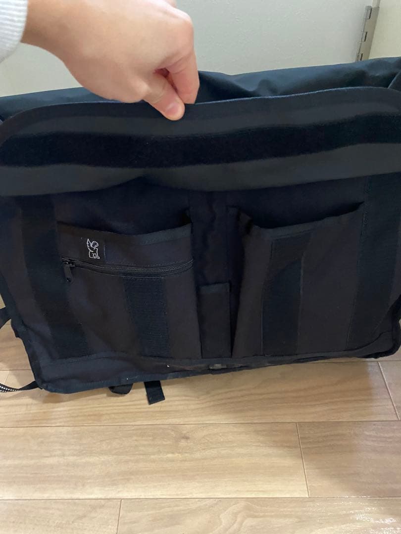 黒 メッセンジャーバッグ