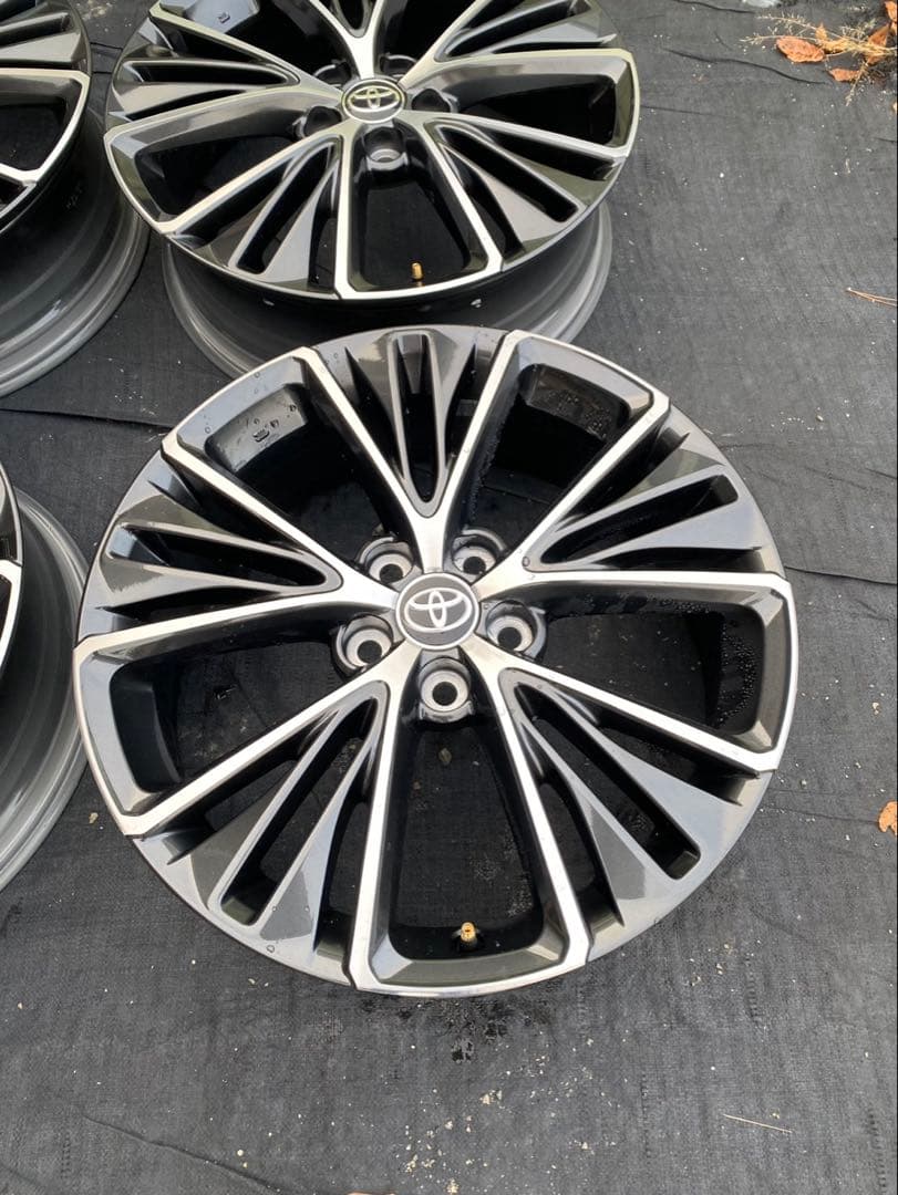 60系プリウス　純正19インチホイール　新車外し