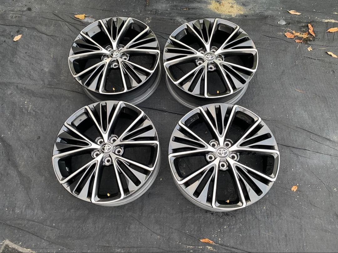 60系プリウス　純正19インチホイール　新車外し