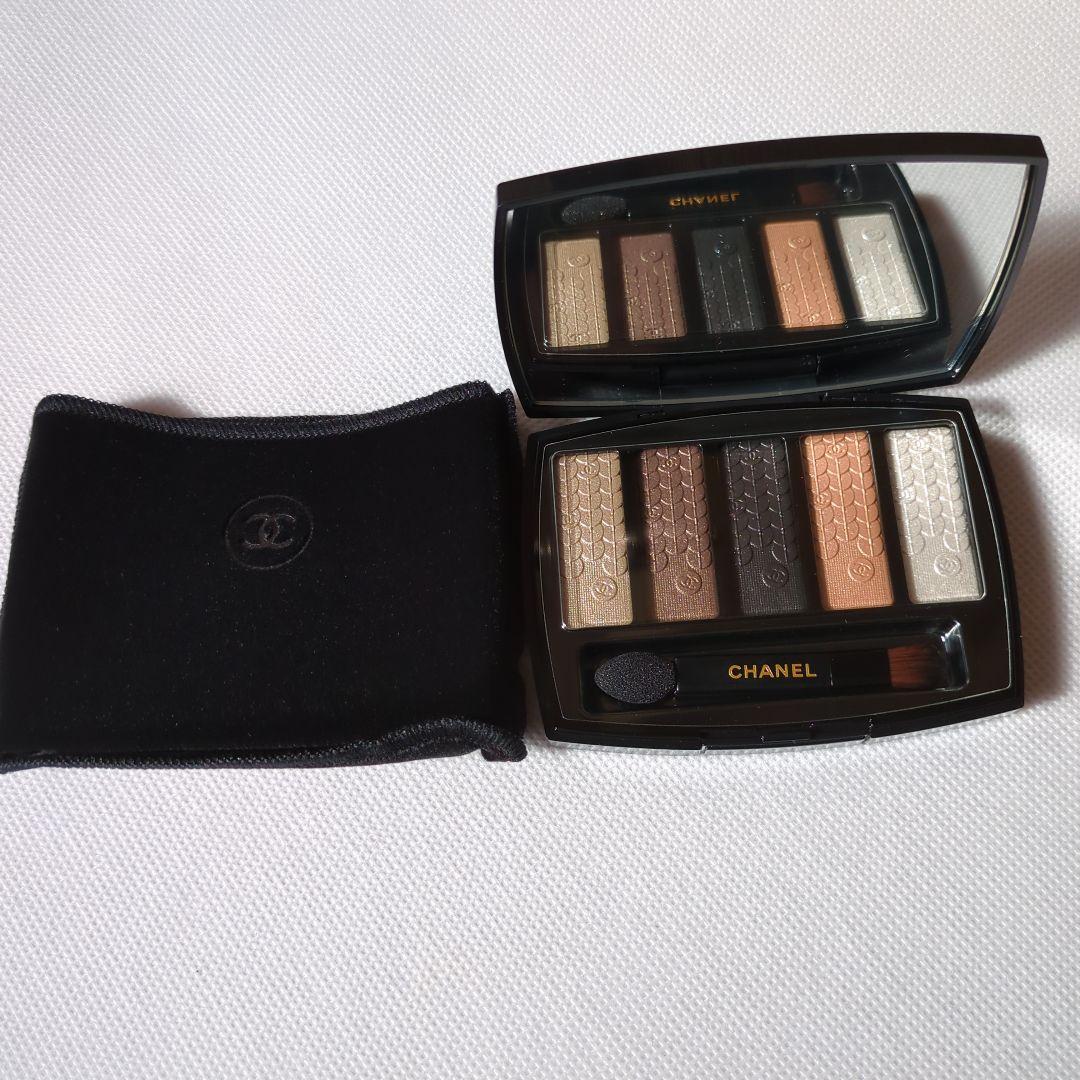 LUMIÈRE GRAPHIQUE アイシャドウパレット