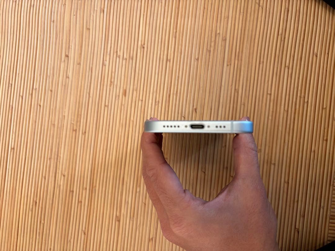 携帯電話本体 iPhone15 256GB