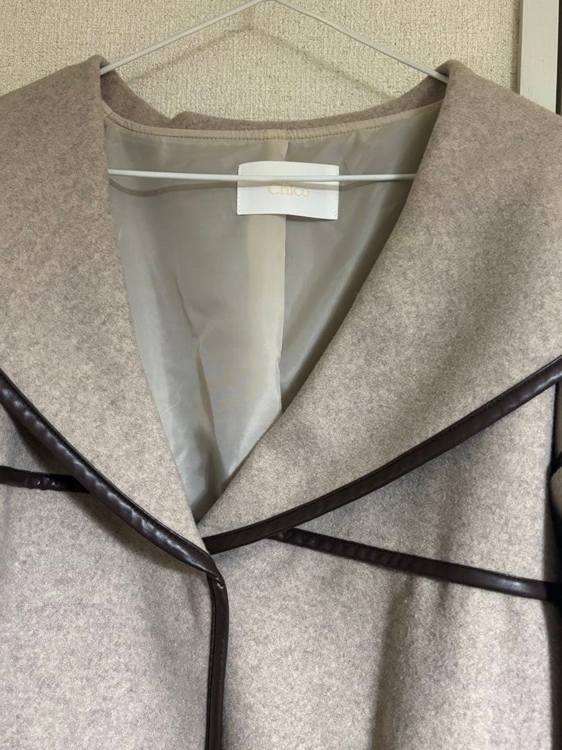 Chico パイピングミディショールカラーコート