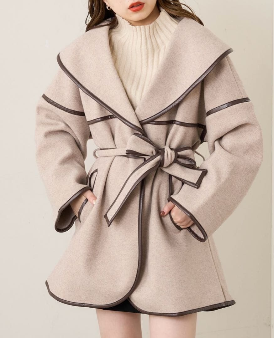 Chico パイピングミディショールカラーコート