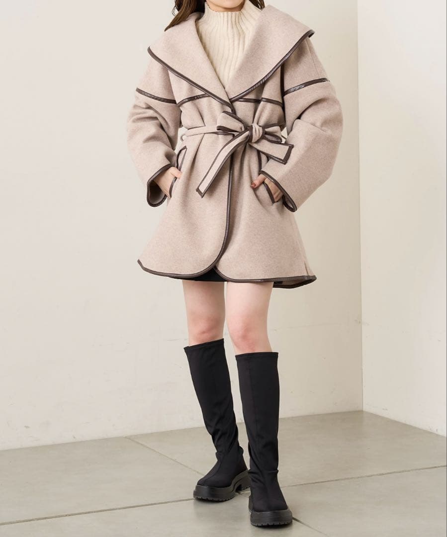 Chico パイピングミディショールカラーコート