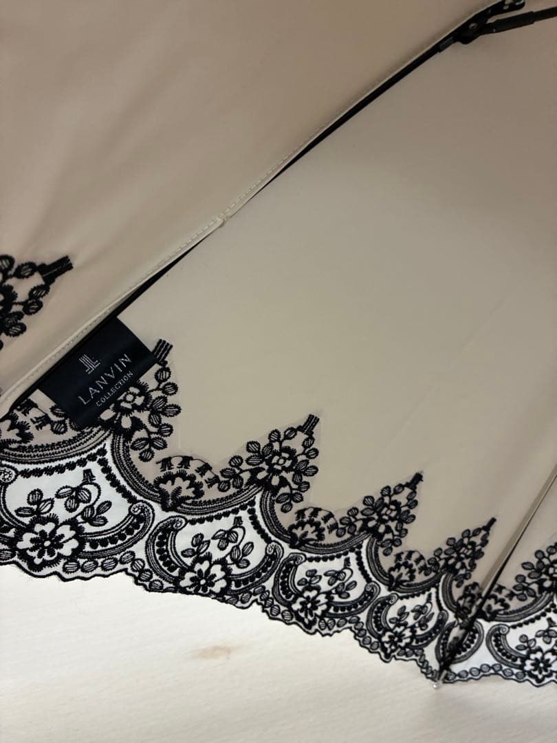 週末限定お値下げ❣️LANVIN CLLECTION 折りたたみ日傘