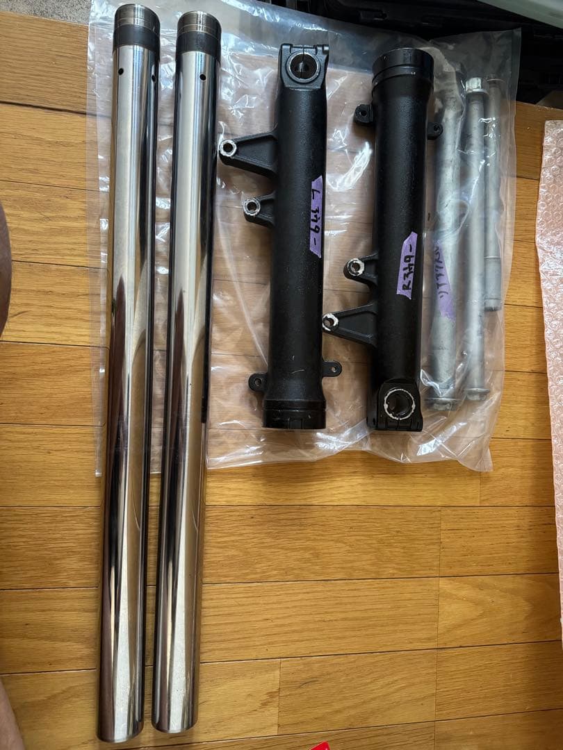 CB1300SB フロントフォークその他