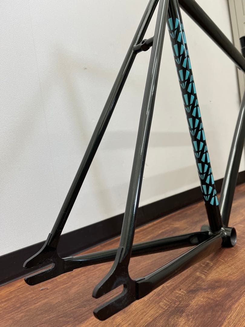 AFFINITY lo pro フレーム、クリスキングヘッドセット付き