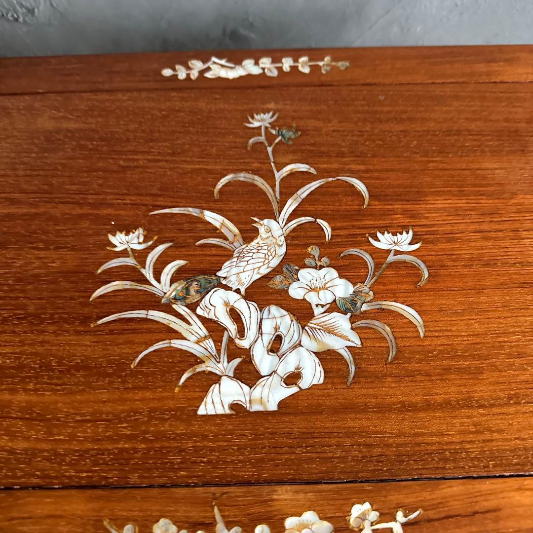 瞬間的お値下げ❣️木製サイドテーブル 貝殻装飾