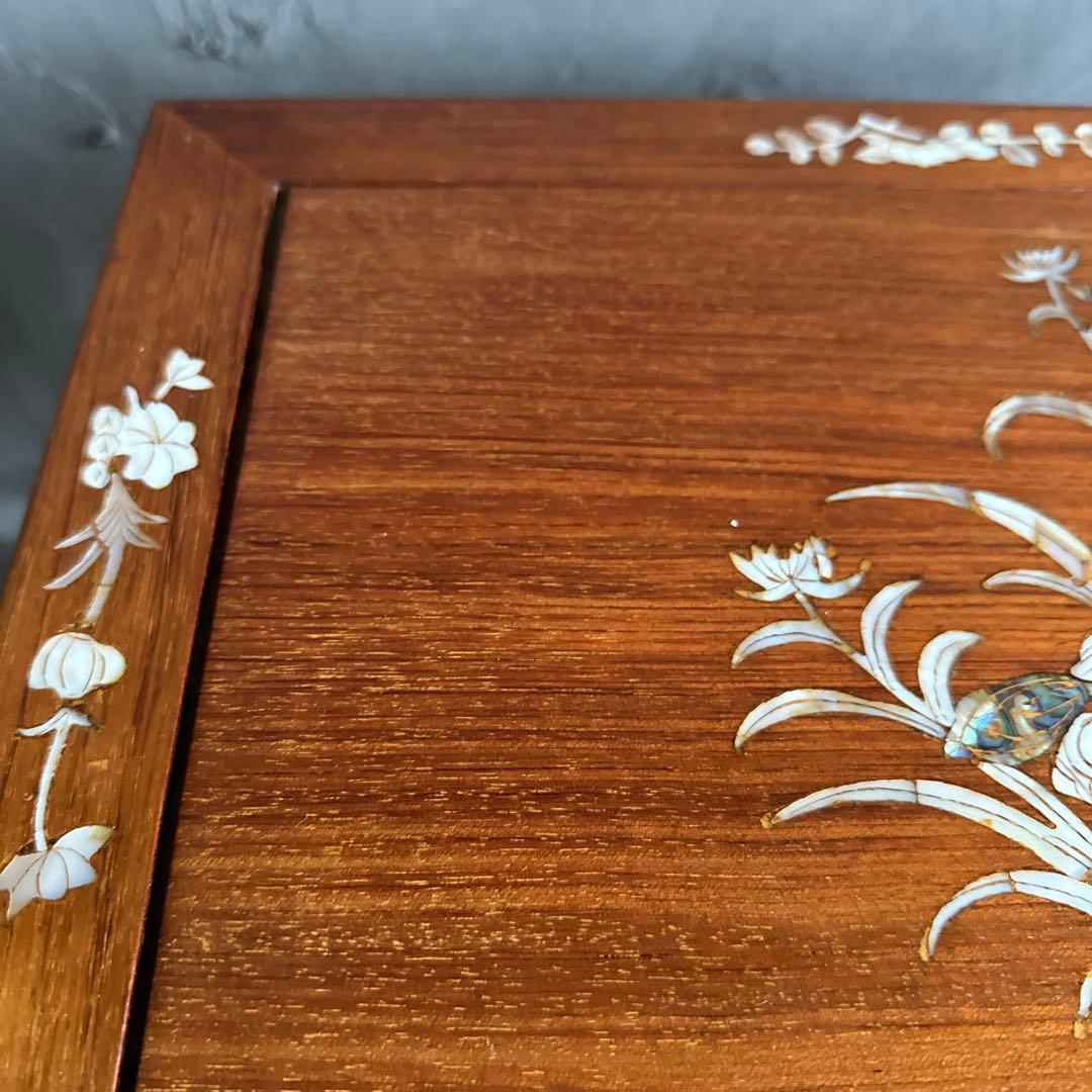 瞬間的お値下げ❣️木製サイドテーブル 貝殻装飾