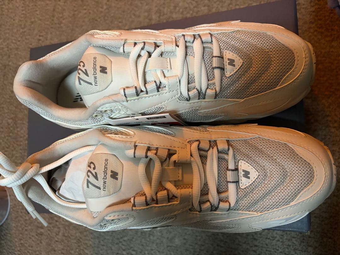 ニューバランス　725