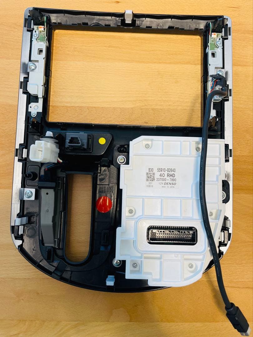 ダイハツタント純正ナビNSZN-W65DB 8インチ カーナビ