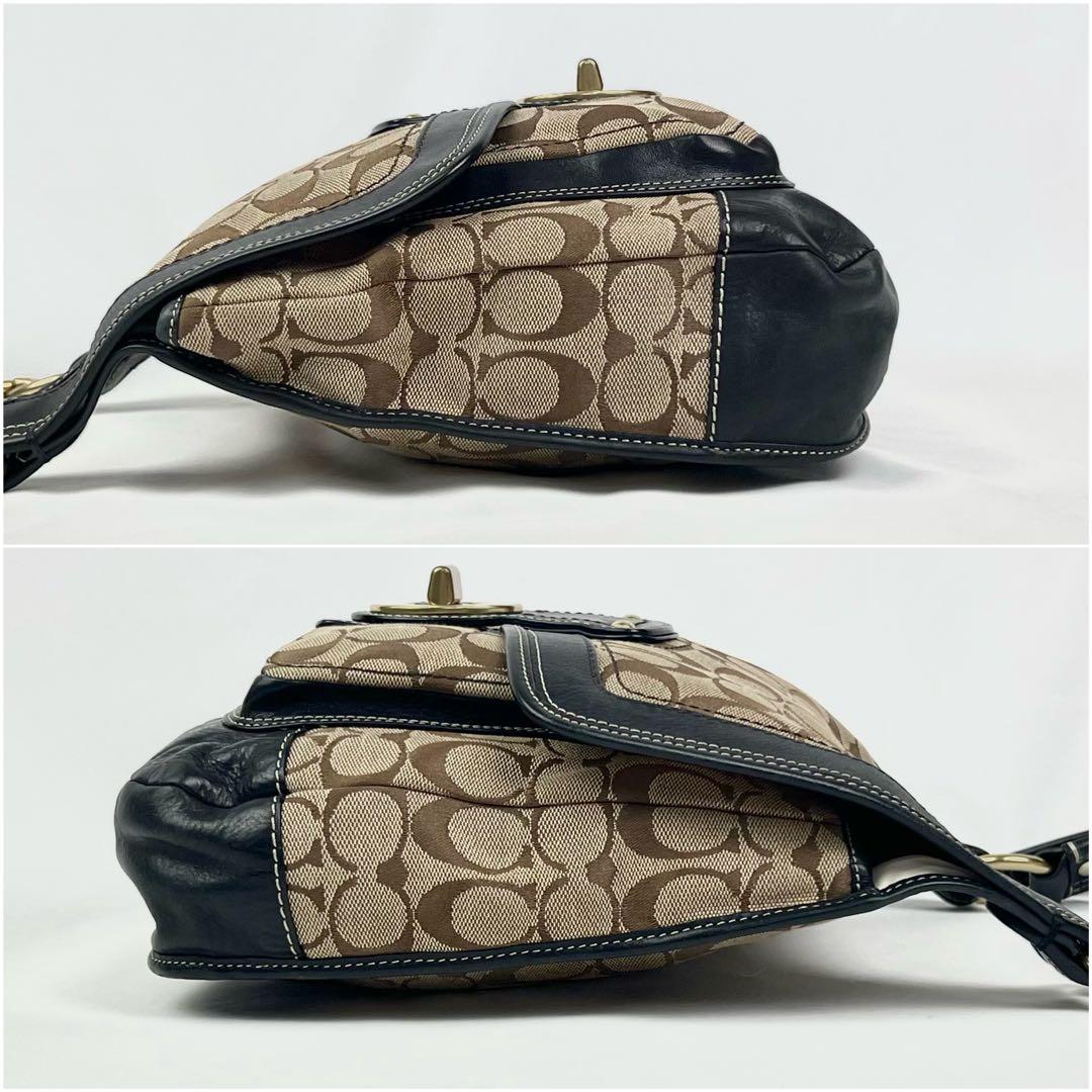 COACH ショルダーバッグ レガシー シグネチャー ターンロック ベージュ