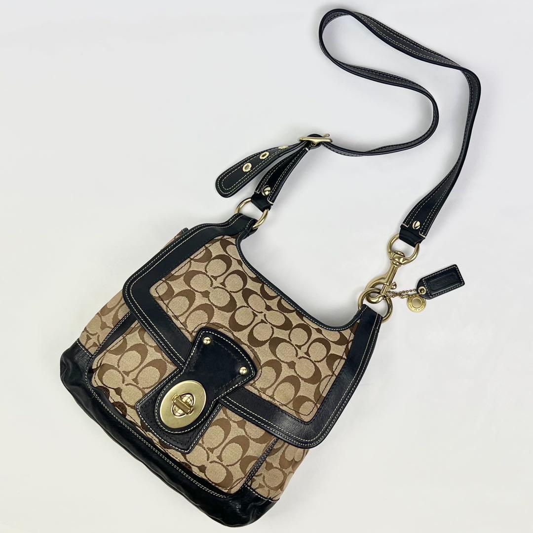 COACH ショルダーバッグ レガシー シグネチャー ターンロック ベージュ