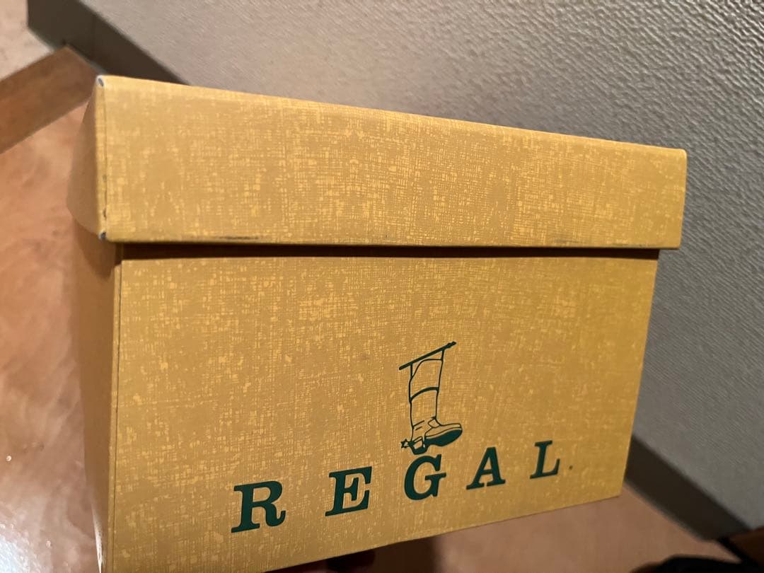 ダークブラウン タッセル付きレザー ローファー