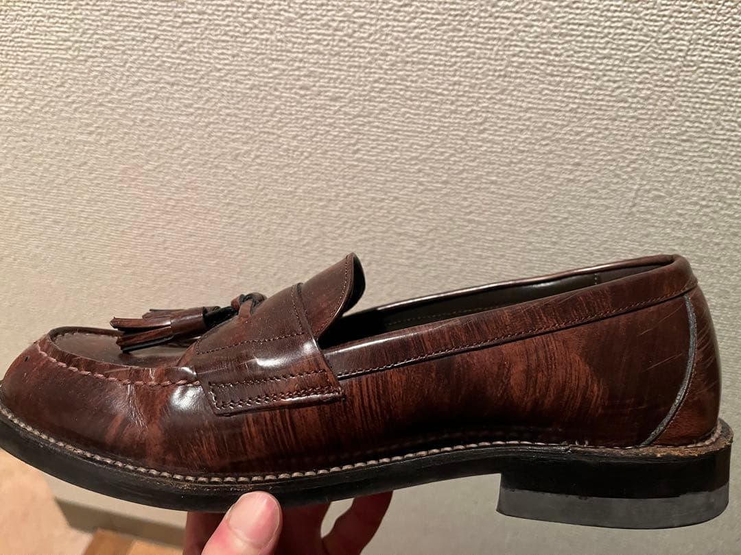 ダークブラウン タッセル付きレザー ローファー