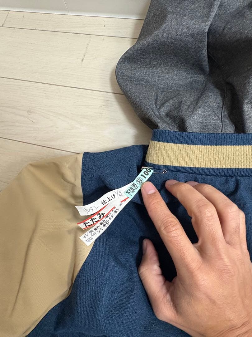 レディース　スノーボードウェアセット（ジャケット・パンツ・手袋・ゴーグル、帽子）