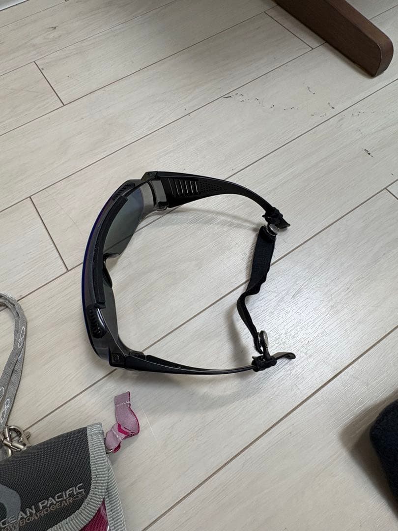 レディース　スノーボードウェアセット（ジャケット・パンツ・手袋・ゴーグル、帽子）