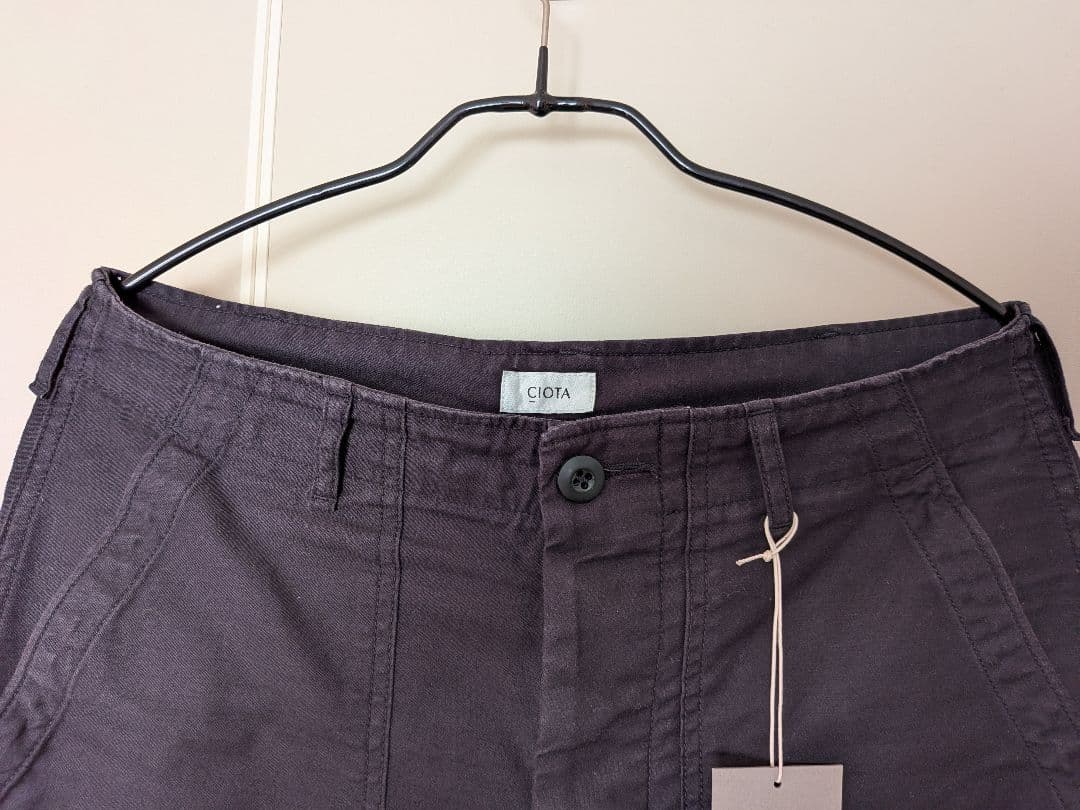 CIOTA スビンコットンバックサテンベイカーパンツ ブラック サイズ4