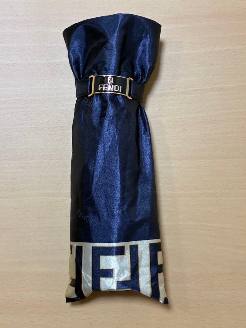 【新品・未使用】 FENDI ズッカ柄 濃紺 三つ折りの折り畳み傘