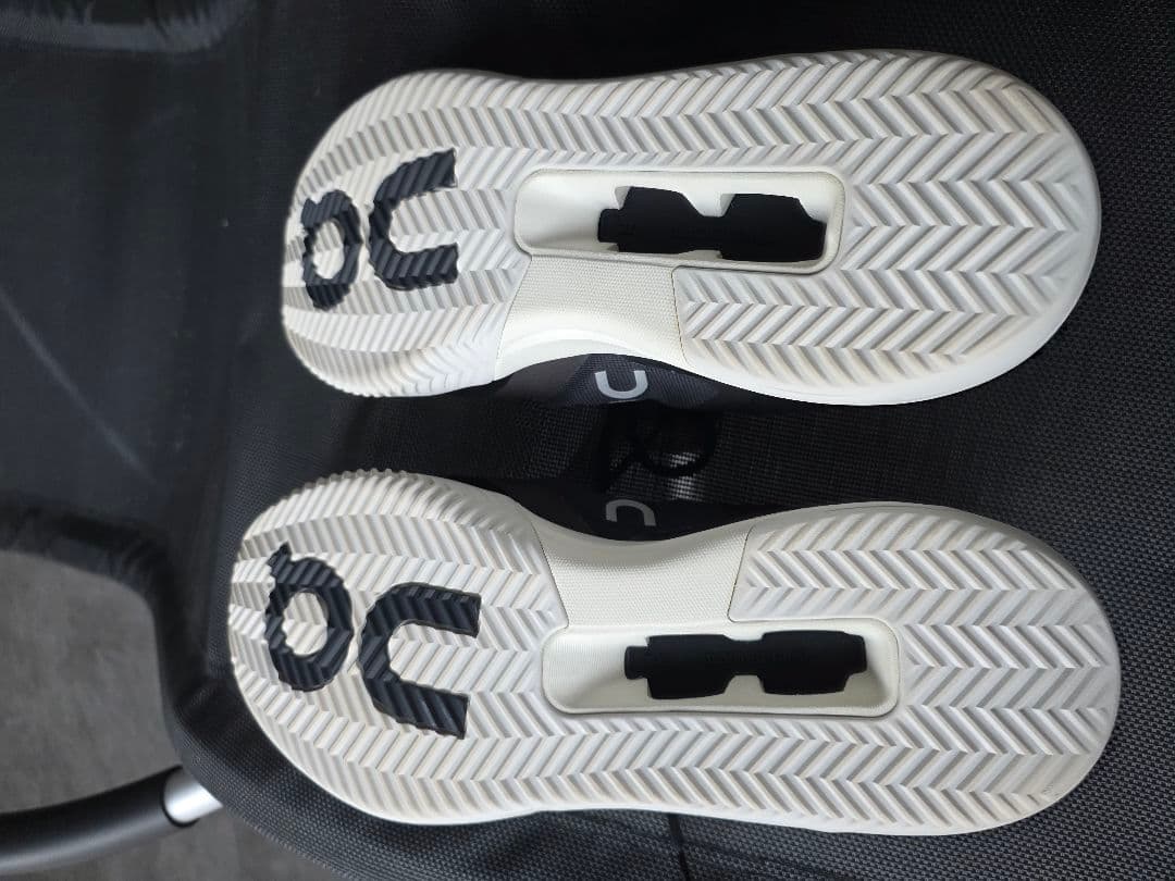 シューズ(男性用) On THE ROGER Advantage Pro Clay 28.0cm