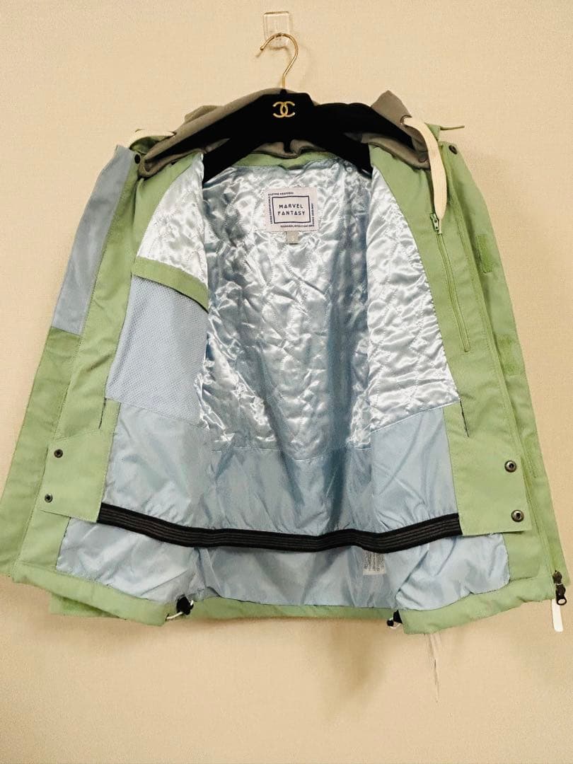 ☆新品タグ付☆ マーベルファンタジー　スノーボードウェア レディース　Sサイズ