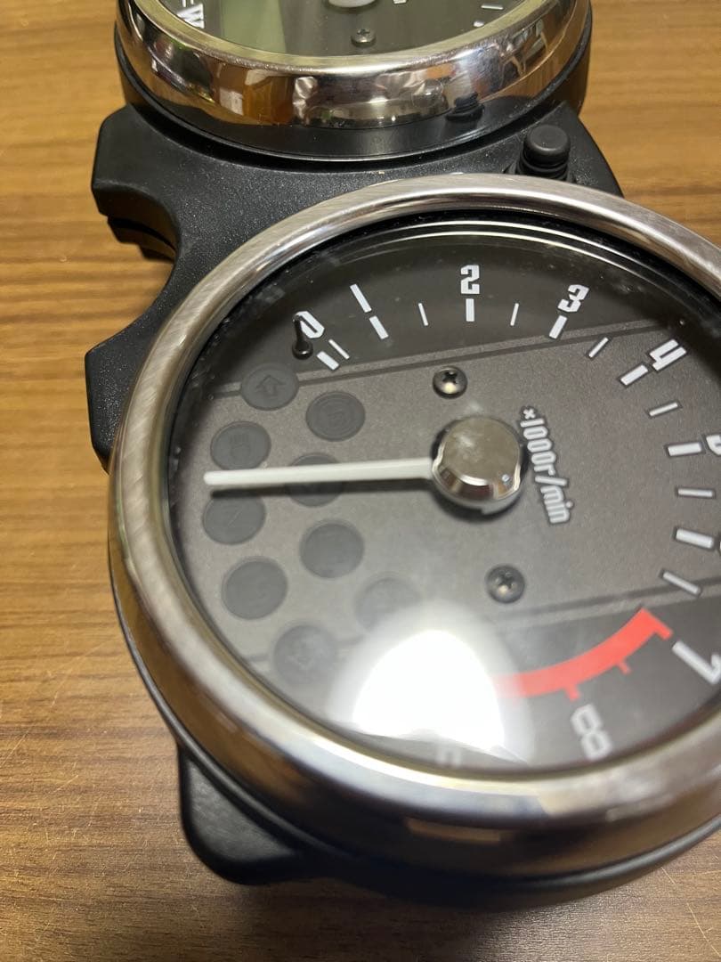 断*離様 w650 スピードメーター・タコメーター