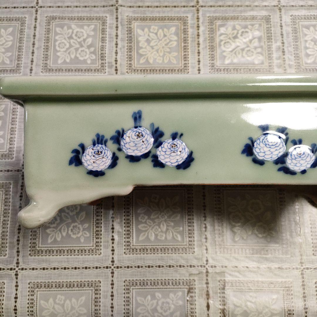 菊花紋様　脚付き長方形青磁水盤　　盆栽鉢　陶磁器