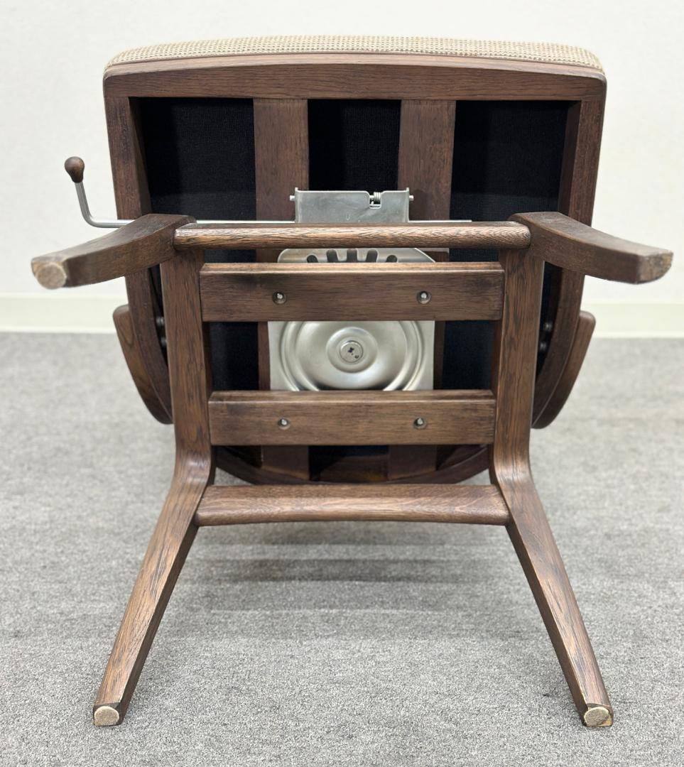 ■カリモク家具■肘無し　ダイニングチェア　回転式　モカブラウン　食堂椅子