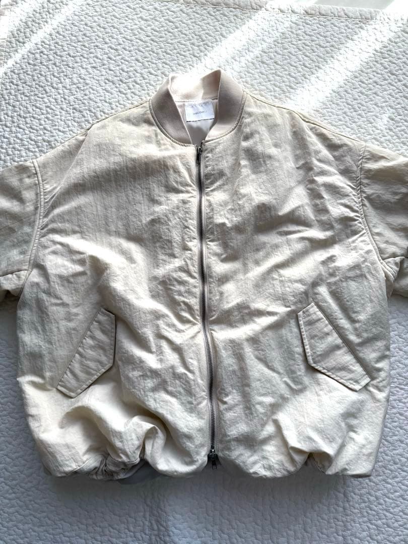 【美品】DISCOAT ディスコート メモリーボンバーブルゾン　アイボリー