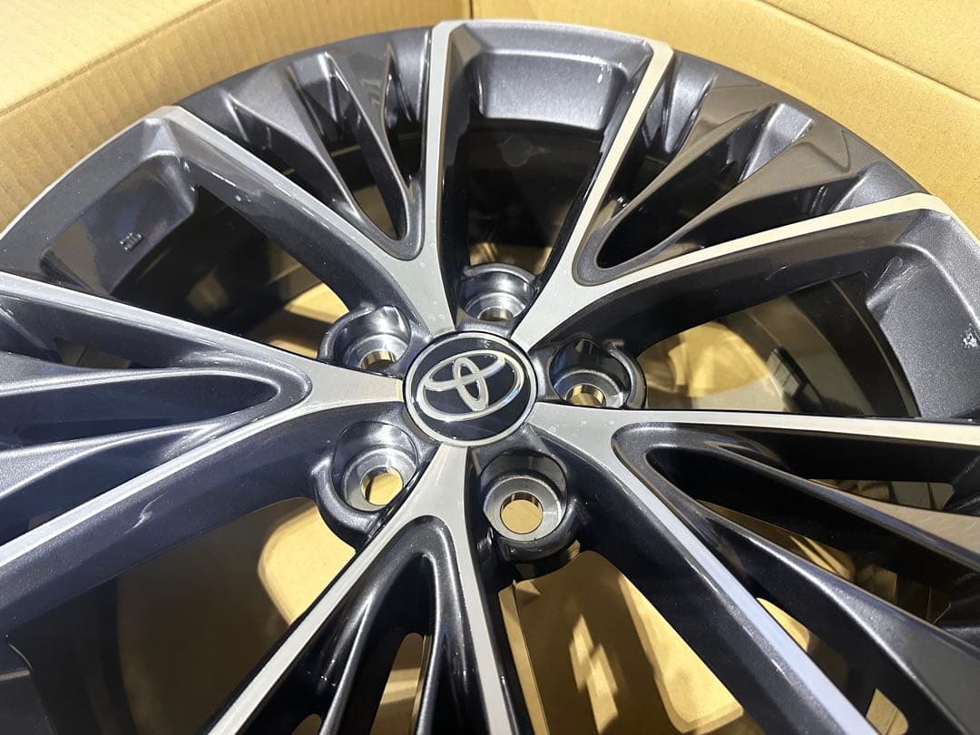 最安値です。送料込み。プリウス純正ホイール19インチ 新車外し4本